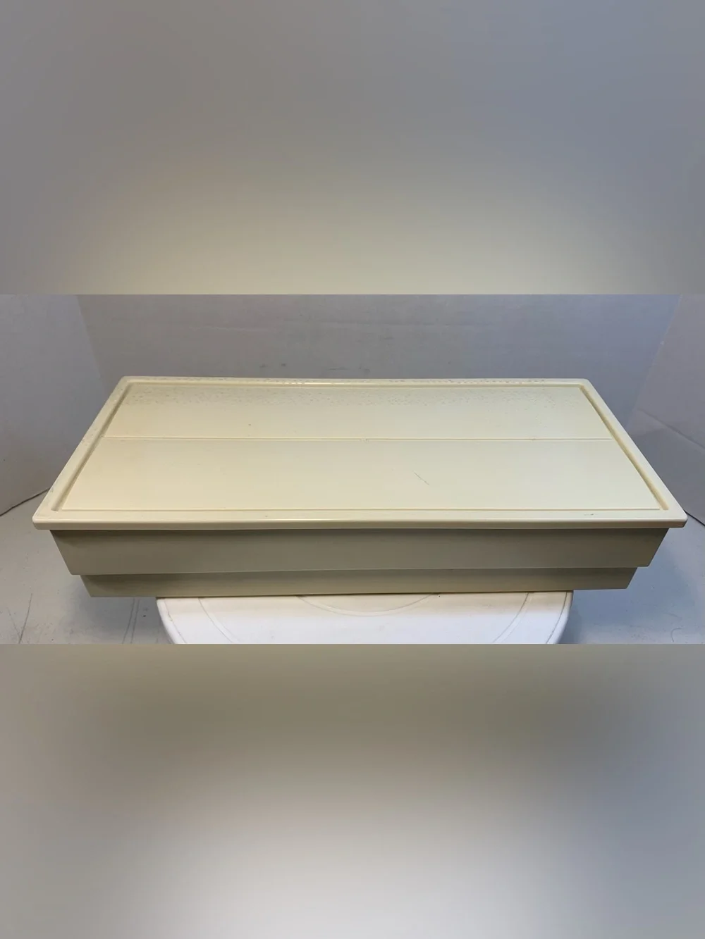 Vintage Tupperware Wax Paper & Foil Dispenser Wall Mount.            3800